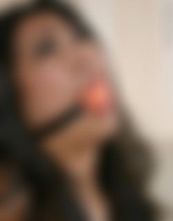 helplessheroines.com/ballgag/ballgag10/bg10018b-nicole-oring.JPG